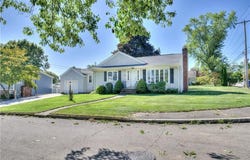 40 Brimfield Road, Cranston, RI 02920