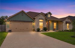 3320 Stoneleigh Road, Bryan, TX 77808