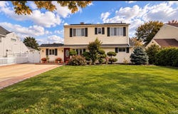 271 Twin Lane E, Wantagh, NY 11793