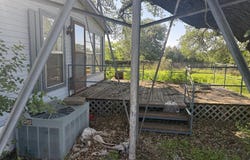 607 Leon St, London, TX 76854