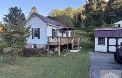 115 Bluestone Ave, BRAMWELL, WV 24715