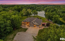 6249 Old Salem Lane, Springfield, IL 62711