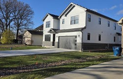 926 E Crest Avenue, Addison, IL 60101