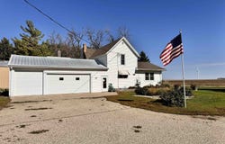 2881 Silver Ave, Sanborn, IA 51248