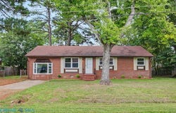 116 Bailey Rd, Yorktown, VA 23692