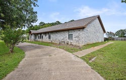 404 Joyner Ave., Omaha, TX 75571