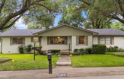 1000 Westwood Dr, Henderson, TX 75654
