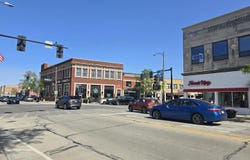 4 W Burlington Avenue, La Grange, IL 60525