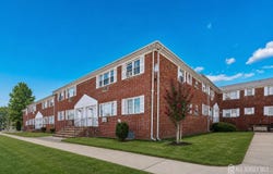43 Gramercy Gardens, Middlesex, NJ 08846