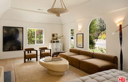 3141 E La Suvida Dr, Los Angeles, CA 90068