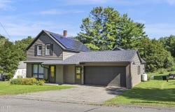 395 Fairview St, Lee, MA 01238