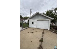 618 W 13th St, Sioux Falls, SD 57104-4321