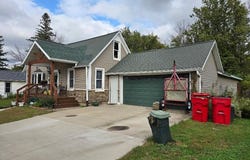 16 4th Avenue SE, Dodge Center, MN 55927