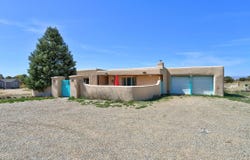 2 Latilla Ln, Arroyo Seco, NM 87514