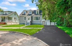5 Monument Avenue, Hamilton, NJ 08619