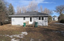 246 State St, Jackson, MN 56143