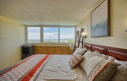 84 PUKIHAE ST, Hilo, HI 96720