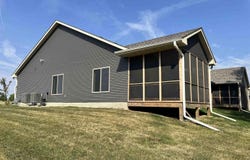 1789-1 Golf Course Boulevard, Independence, IA 50644