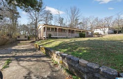 913 27TH AVENUE, CENTER POINT, AL 35215
