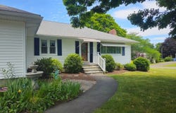 25 Baldwin Drive, Bristol, CT 06010