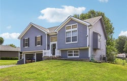 203 Broadmoor Drive, Raymore, MO 64083