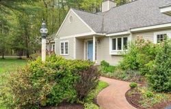 36 Pickman Dr, Bedford, MA 01730