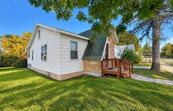 141 E Grout Street, Gladwin, MI 48624