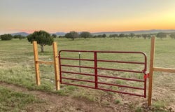 Markham Pass lot: 1141, Seligman, AZ 86337