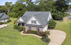 323 Crown Pointe Drive, Hampstead, NC 28443
