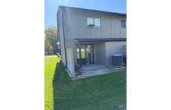 364 N Eagle Glen Ln, Eagle, ID 83616