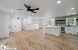 1109 W Van Buren, Centerville, IA 52544
