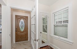 2092 Hampstead Road, Cleveland Heights, OH 44118