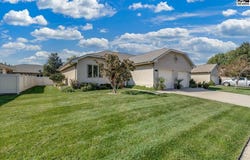 1821 Seville Dr, Hutchinson, KS 67502