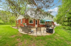 W326N6575 Sylvian Dr, Hartland, WI 53029