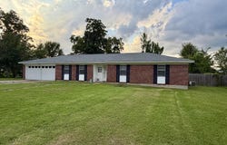 601 Ogilsvie St, Petal, MS 39465