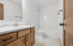 2806 S Broek Dr, Sioux Falls, SD 57106