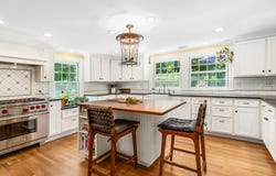 10 Burnham Road, Wenham, MA 01984