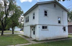 2027 12th Ave E, Hibbing, MN 55746