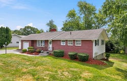 19 Champlain Dr, Hudson, MA 01749