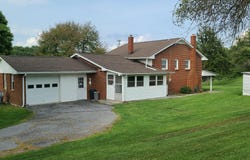 1699 Harman Dr, Christiansburg, VA 24073