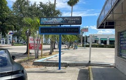 820 Cape Coral Parkway E, Cape Coral, FL 33904