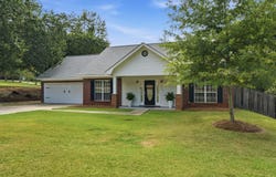 126 Pine Ln, Hattiesburg, MS 39402