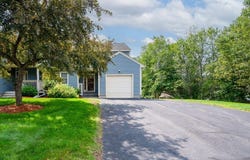 90 Sturbridge Hills Rd, Sturbridge, MA 01566