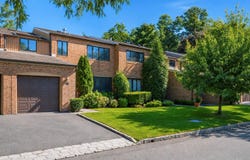 95 Windsor Gate Drive, New Hyde Park, NY 11040