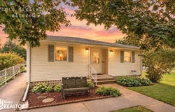617 S Jefferson Street, Sigourney, IA 52591