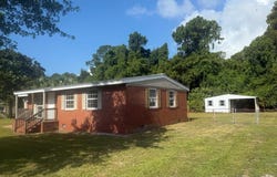 18 Apalachee St, Apalachicola, FL 32320