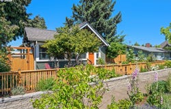 918 C St, Springfield, OR 97477