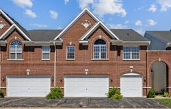 88 Fulbright Lane, Schaumburg, IL 60194