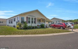 2003 BURLINGTON CIRCLE, WILLIAMSTOWN, NJ 08094
