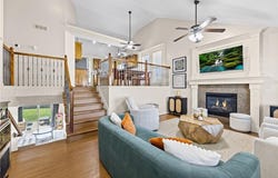 1113 Creekside Court, Raymore, MO 64083